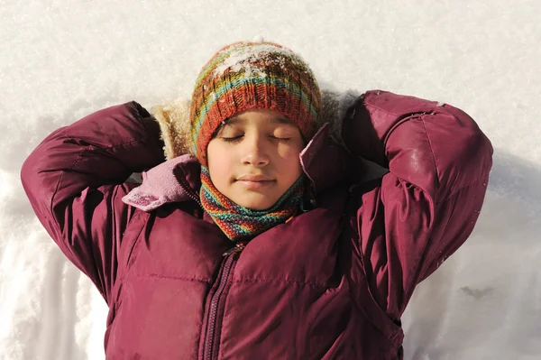 귀여운 아이 눈, snowtime, 겨울, 행복 — 스톡 사진
