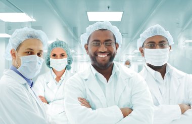 bilim adamları modern hastane laboratuarında, Doktor grup Arapça takım
