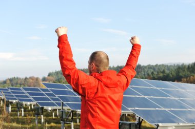 başarı, mühendis silah kadar güneş paneli alanları