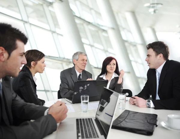 Ondernemers hebben een zakelijke bijeenkomst — Stockfoto