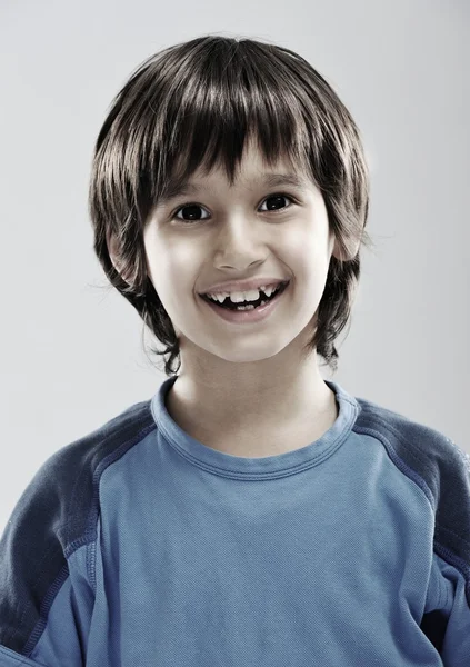 Retrato de primer plano del niño —  Fotos de Stock