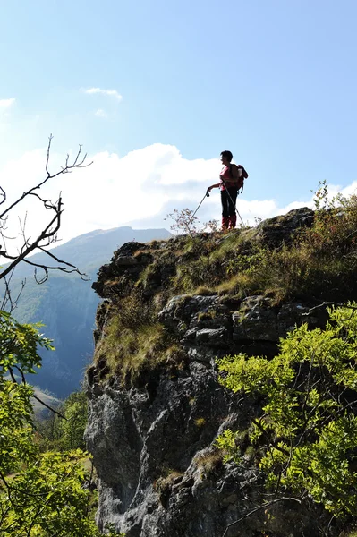 Vrouw trekking — Stockfoto