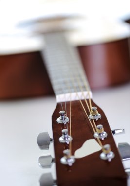 sığ derinlik-in tarla ile klasik gitar kapatmak