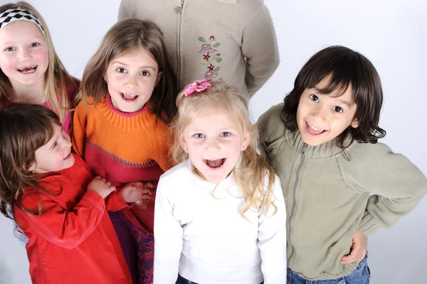 Groep van jonge geitjes — Stockfoto