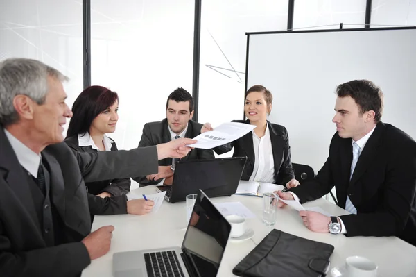 Dare un compito alla riunione di lavoro — Foto Stock