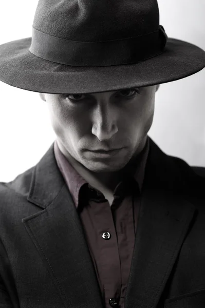 Man with a hat looking at camera — Stock Photo, Image