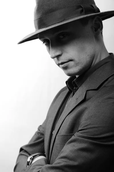 Young man with suit and hat — Stock Photo, Image