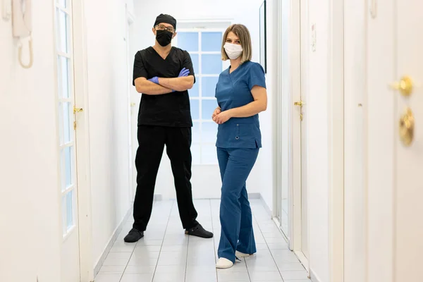 Male and female doctors in hospital , high quality photo — Stockfoto