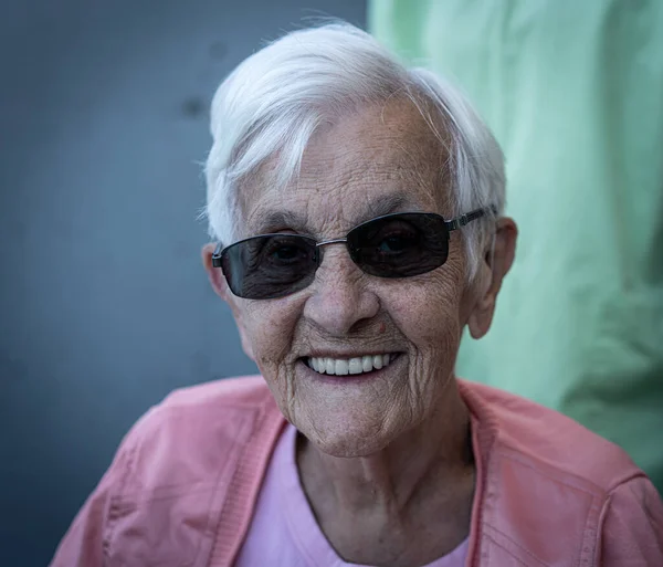 Aged candid woman close up portrait , high quality photo — Fotografia de Stock