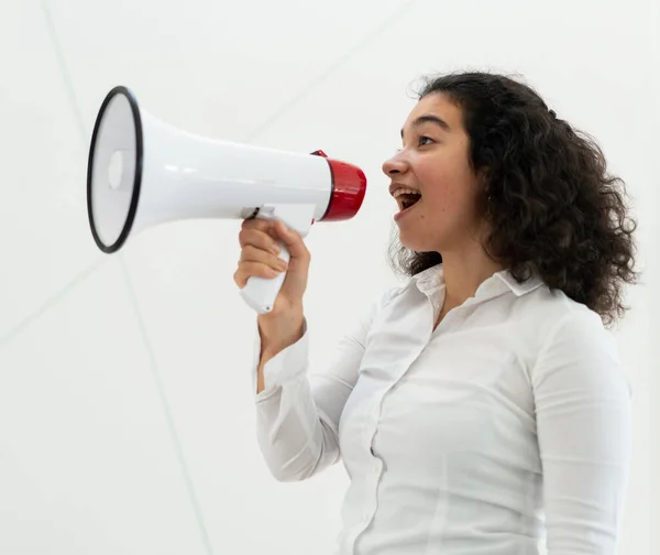 Beautiful Business Woman Curly Hair Holding Megaphone High Quality Photo — ストック写真