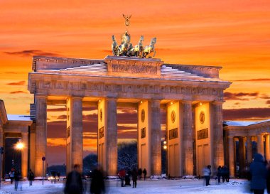 Berlin brandenburger tor kış günbatımı