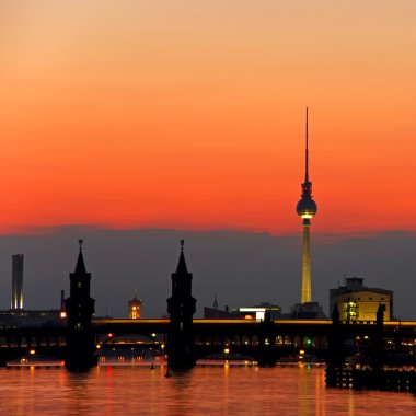 oberbaumbruecke Köprüsü berlin