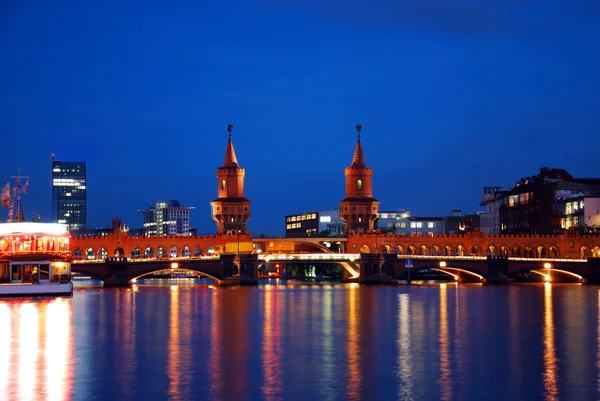 Berlin Oberbaumbruecke — Stok fotoğraf