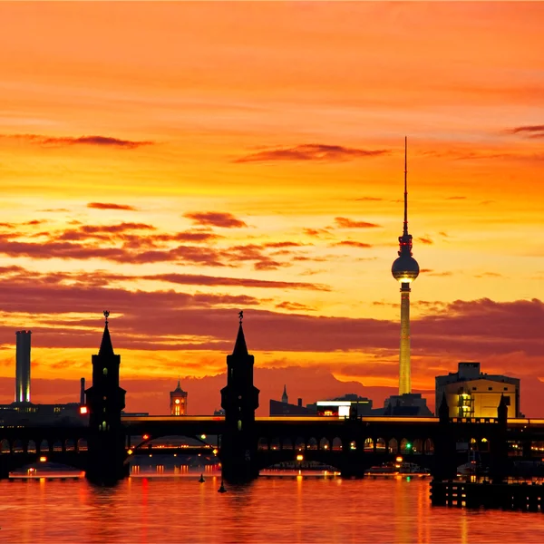 Oberbaum bridge berlin — Stock Photo, Image