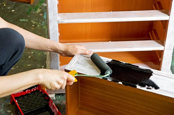 Painter with paint roller — Stock Photo, Image