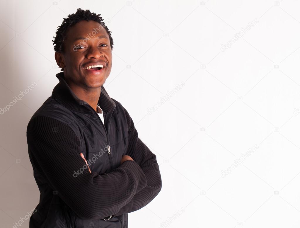 chico negro guapo