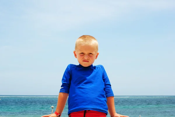 海滩上的小男孩 — 图库照片