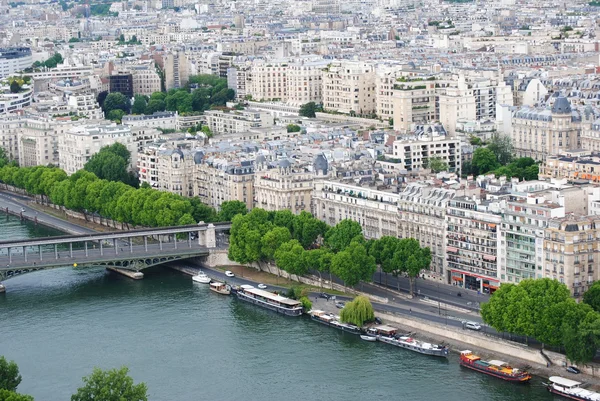 Uitzicht vanaf de toren van eiffel in Parijs — Stockfoto