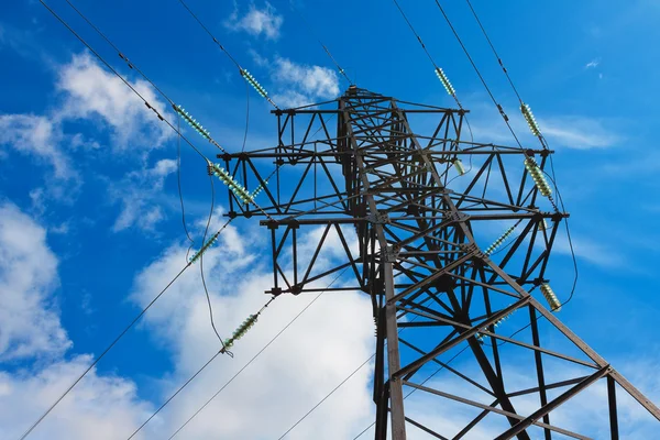 High voltage lines and blue sky — Stock Photo, Image