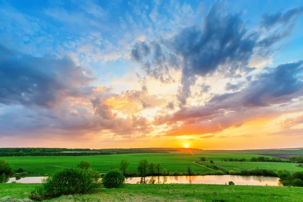 Sunset on the plain — Stock Photo, Image