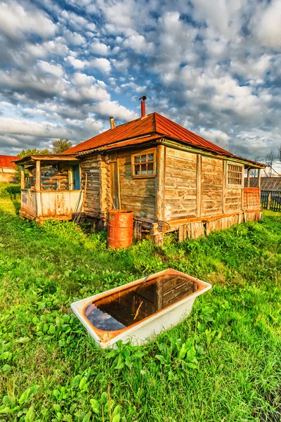 Oud landelijk huis — Stockfoto