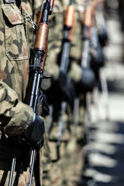 askerleri Mart ayında oluşumu