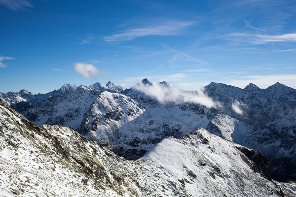 Krajobraz gór, słoneczny dzień w Tatrach — Zdjęcie stockowe