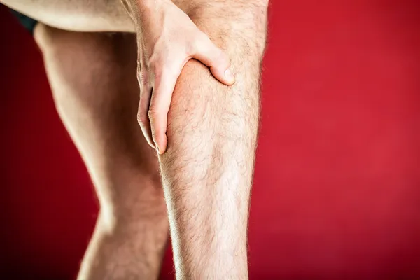 Lesão física, dor na panturrilha — Fotografia de Stock