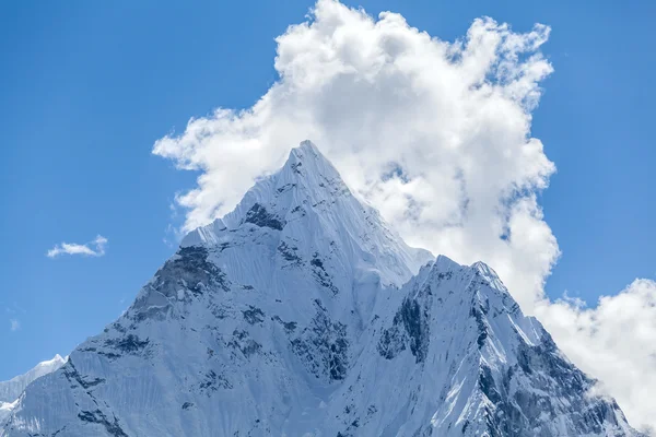 Mountain peak, Mount Ama Dablam — Stock Photo, Image