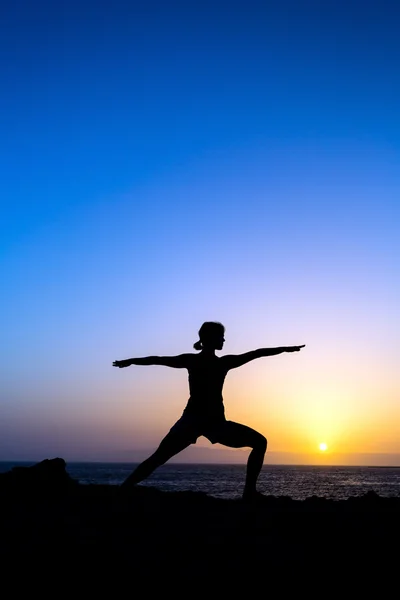 Woman training yoga — Stock Photo, Image