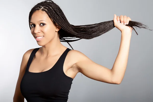 Modelo de moda afroamericana con peinado afro — Foto de Stock