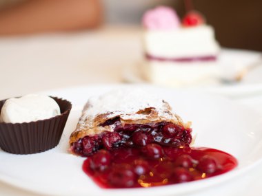 lezzetli meyve pasta