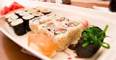 geleneksel Japon yemekleri suşi