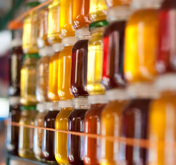 Honey jar with honeycomb closeup — Stock Photo, Image