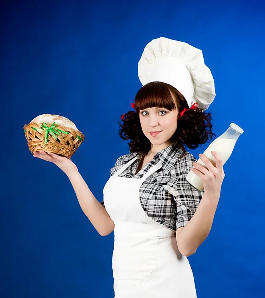 Mosolygós boldog nő a szakács a konyhában — Stock Fotó