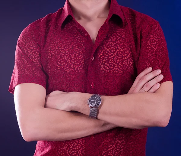 Mode man met rode tshirt — Stockfoto
