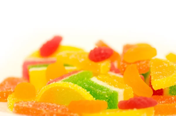 Süßigkeiten auf weißem Hintergrund. — Stockfoto
