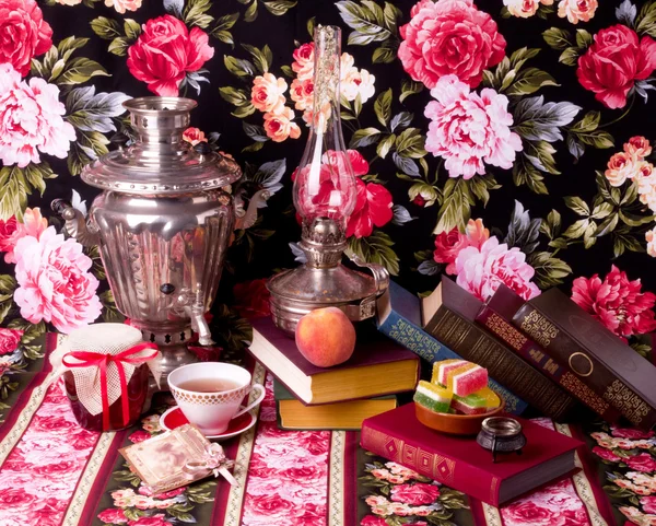 Tradiční odpolední čaj s džemy a marmelády — Stock fotografie