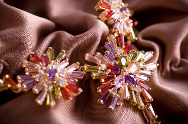 arka plan üzerinde güzel takı