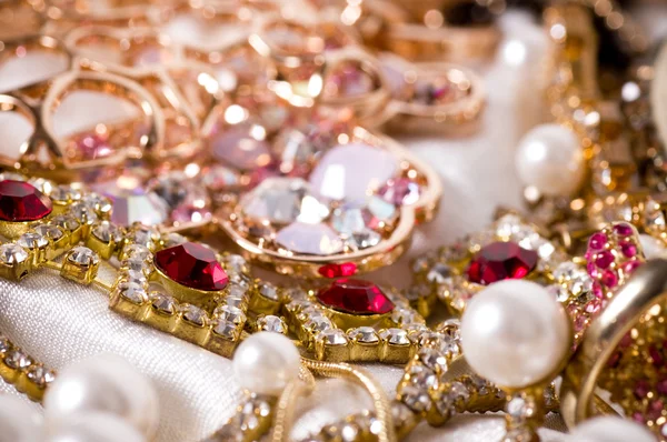 Grote verzameling van gouden sieraden — Stockfoto