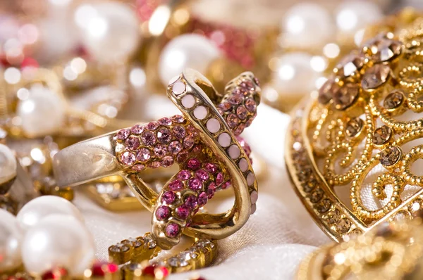 Golden jewelry — Stock Photo, Image