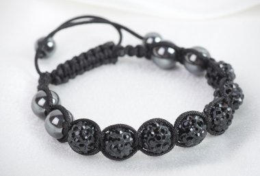 Beyaz arkaplanda güzel mücevherler