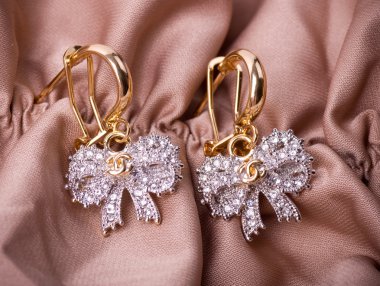 arka plan üzerinde güzel takı