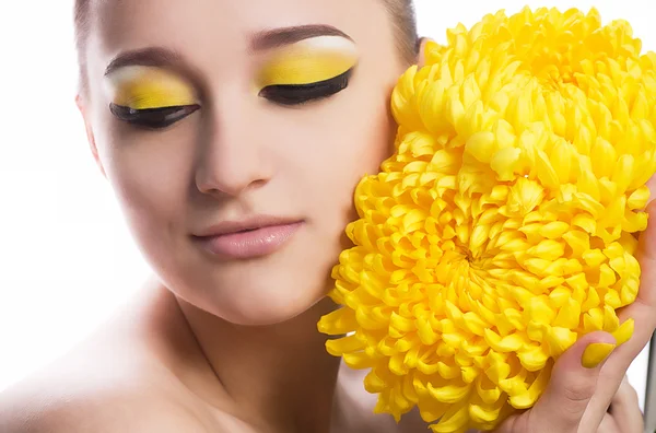 Portrait of beautiful young woman with makeup — Stock Photo, Image