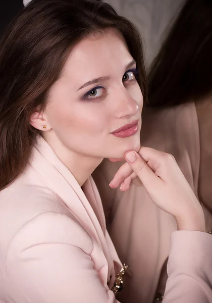 Retrato de mujer joven — Foto de Stock