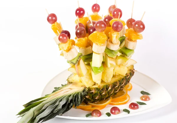 Canapé de frutas no palito — Fotografia de Stock