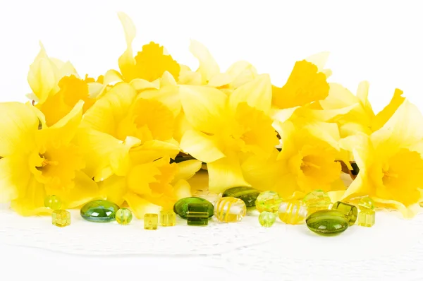 Perline verdi su sfondo fiore — Foto Stock
