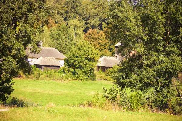 Landelijk huisje — Stockfoto