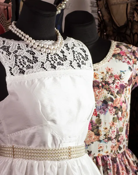 Kleid Detail im Shop — Stockfoto