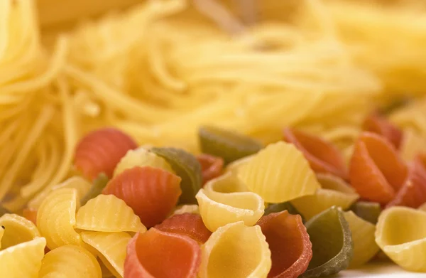 Pastaa ja spagettia — kuvapankkivalokuva
